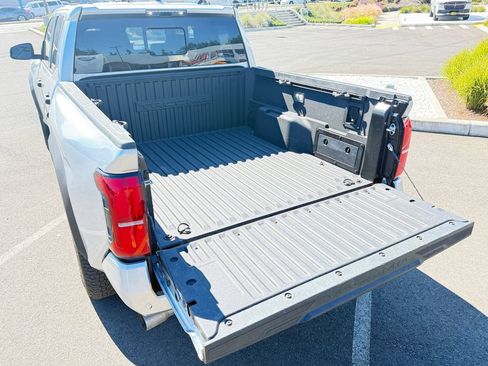 Used 2024 Toyota Tacoma TRD Off-Road w/ TRD Off Road Upgrade Package AWD/4WD image 32