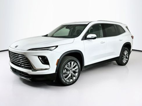 Used 2025 Buick Enclave Preferred FWD image 3