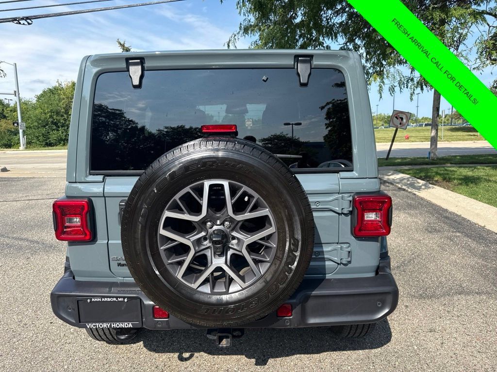 Used 2026 Jeep Wrangler Unlimited Sahara AWD/4WD image 37