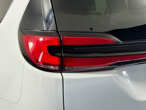 Used 2022 Chrysler Pacifica Touring-L FWD image 36