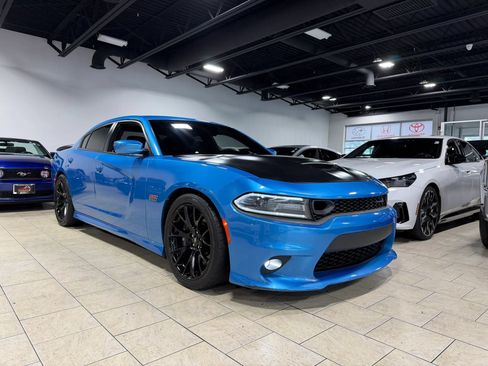 Used 2019 Dodge Charger Scat Pack w/ Dynamics Package RWD image 9