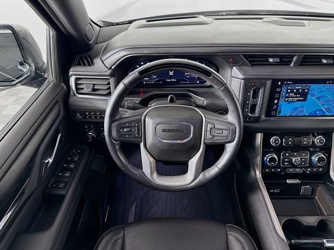 Used 2024 GMC Yukon Denali w/ Denali Reserve Package AWD/4WD image 23