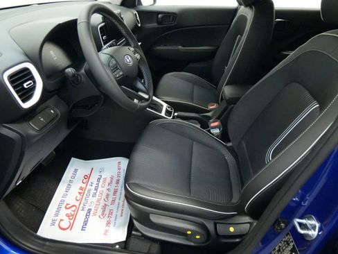 New 2025 Hyundai Venue Limited image 20