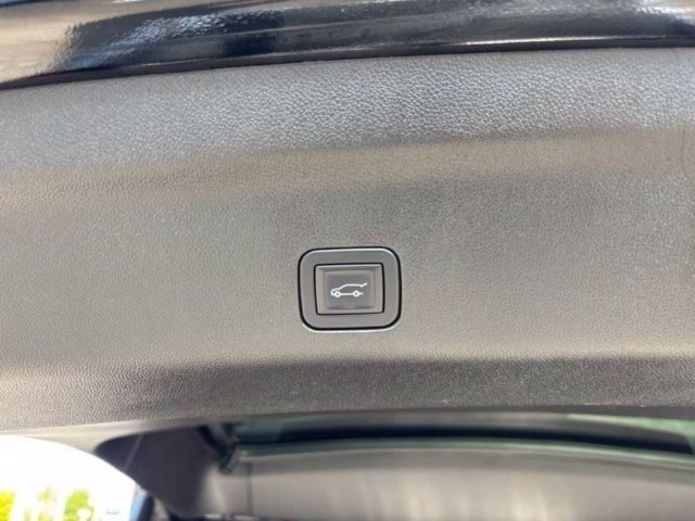 Used 2025 GMC Yukon Denali AWD/4WD image 41