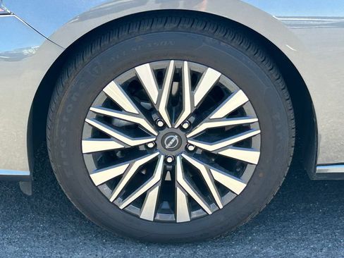 Used 2023 Nissan Altima 2.5 SL FWD image 13
