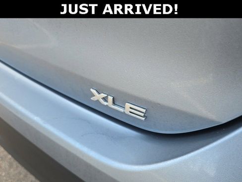 Used 2024 Toyota Highlander XLE image 7