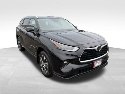 Used 2022 Toyota Highlander XLE