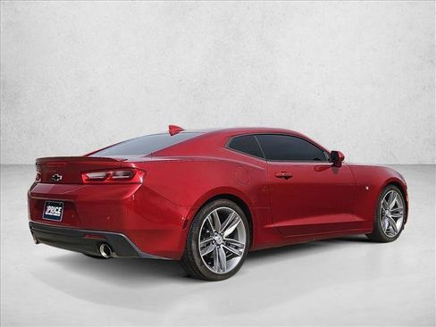 Used 2018 Chevrolet Camaro LT RWD image 5