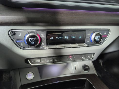 Certified 2025 Audi Q5 2.0T Premium Plus w/ Premium Plus Package image 6