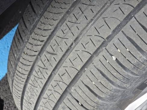 Used 2024 Chrysler Pacifica Touring-L w/ Uconnect Theater Family Group image 33