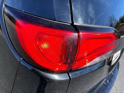 Used 2022 Chrysler Voyager LX image 21