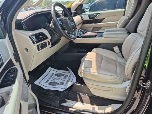 Used 2019 Lincoln Navigator L Reserve AWD/4WD image 5