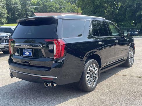 Used 2023 GMC Yukon Denali Ultimate AWD/4WD image 3