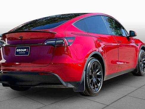 Used 2024 Tesla Model Y 2WD image 11