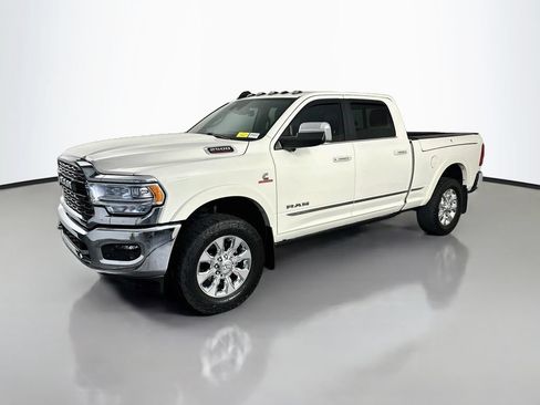 Used 2022 RAM 2500 Limited AWD/4WD image 3
