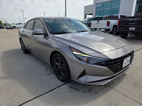 Used 2023 Hyundai Elantra SEL FWD image 1
