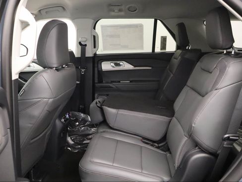 New 2026 Ford Explorer Active w/ Active Comfort Package AWD/4WD image 16