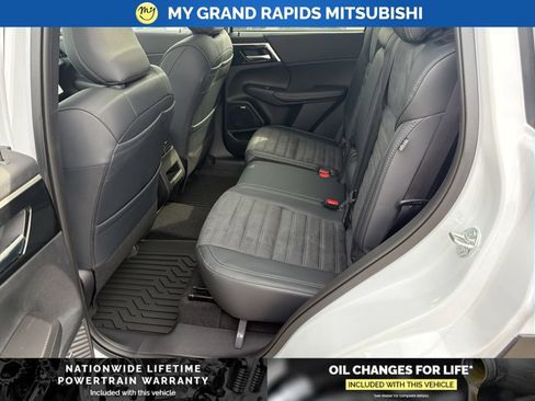 New 2026 Mitsubishi Outlander AWD image 24