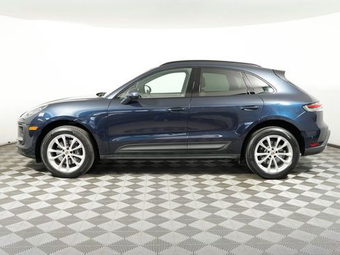 Certified 2023 Porsche Macan AWD/4WD image 2