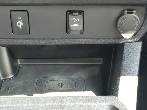 Used 2017 Toyota Tacoma TRD Sport w/ Tow Package RWD image 24