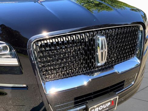 Used 2024 Lincoln Navigator Reserve AWD/4WD image 30