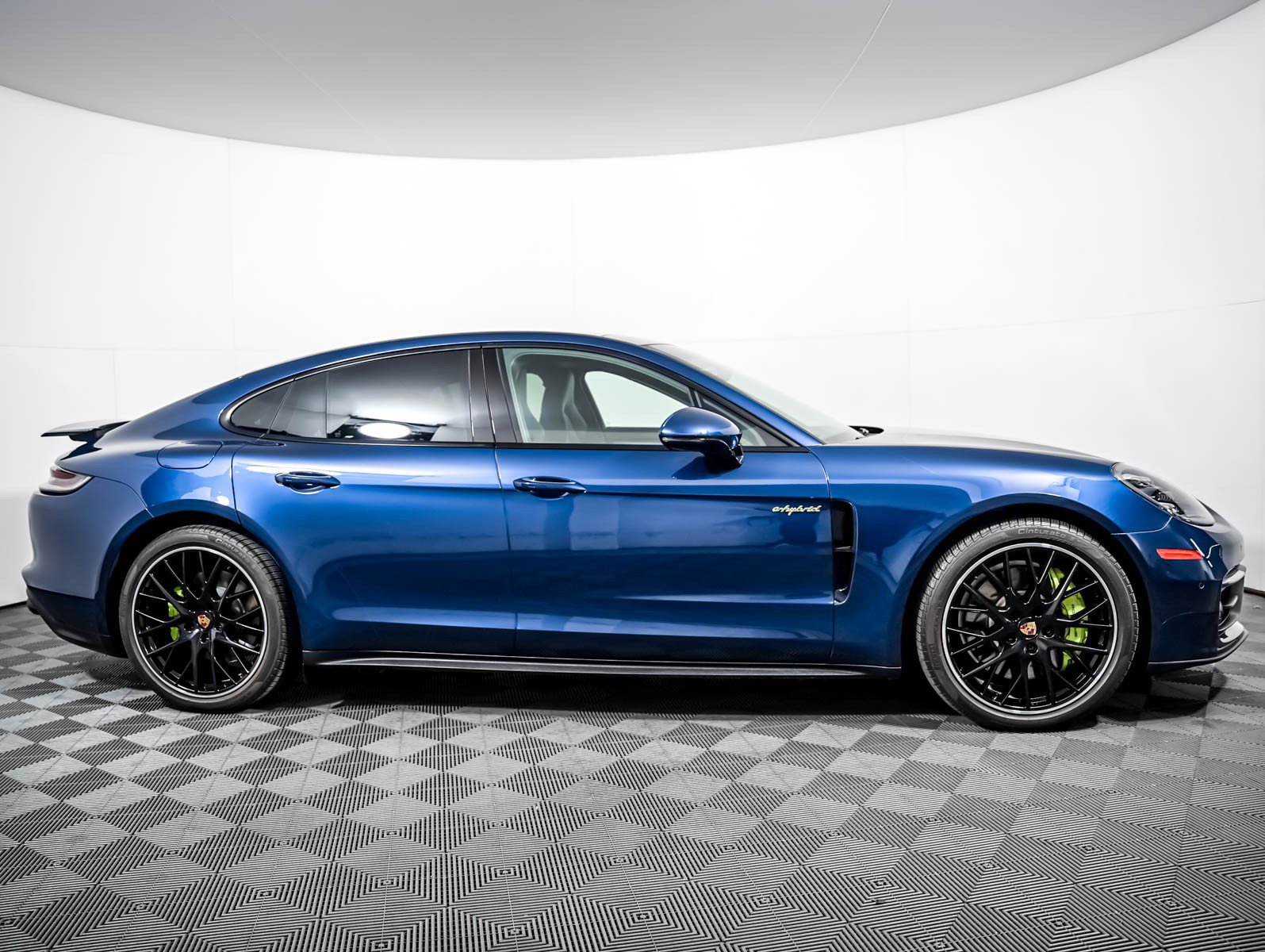 Certified 2023 Porsche Panamera 4 AWD/4WD image 9
