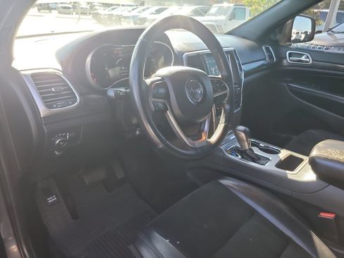 Used 2018 Jeep Grand Cherokee Altitude AWD/4WD image 19