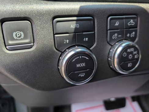 Used 2024 GMC Sierra 1500 SLT image 21