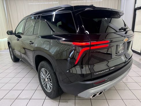 Certified 2024 Chevrolet Traverse LT w/ Enhanced Driving Package image 8