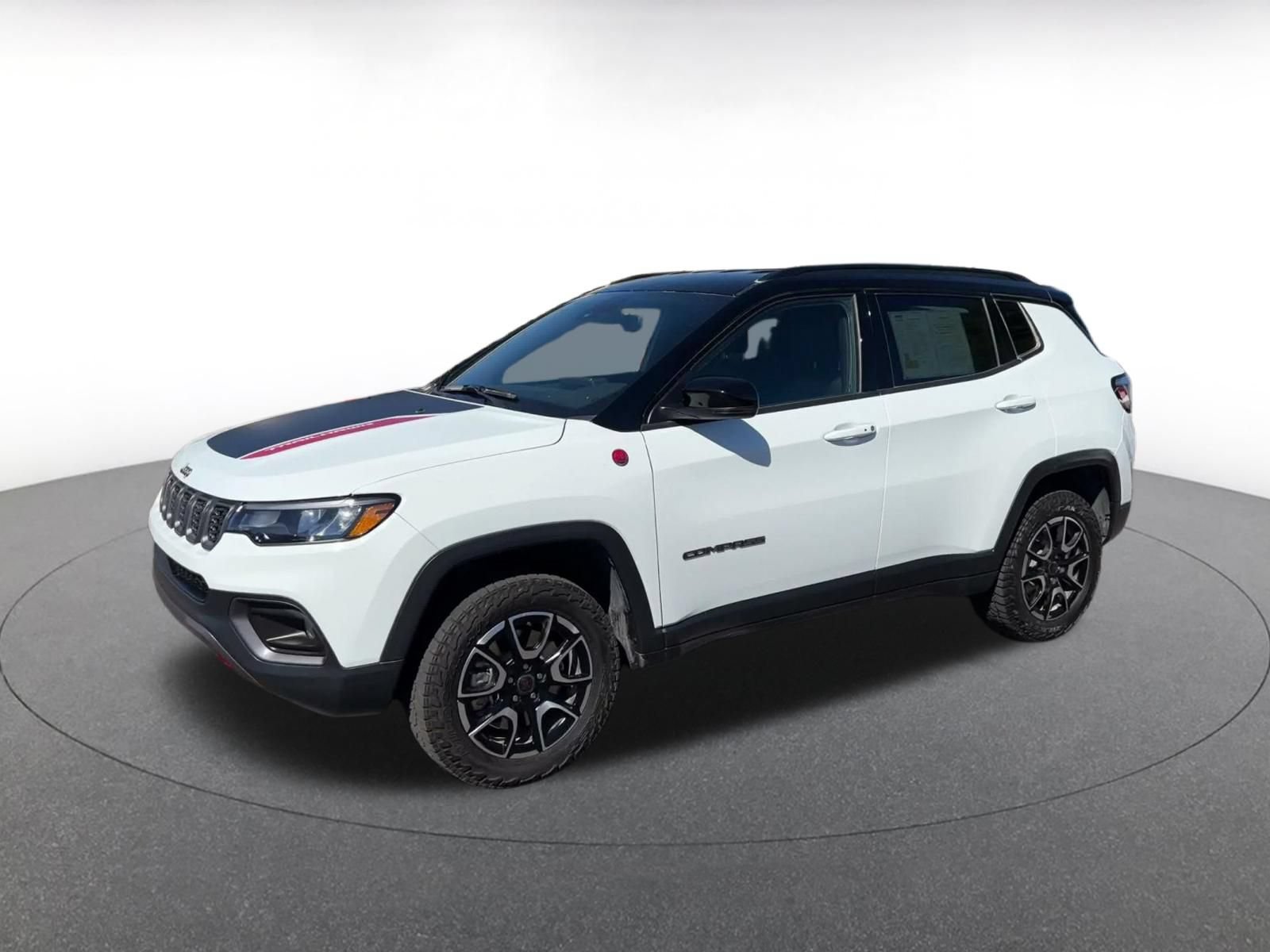 Used 2026 Jeep Compass Trailhawk AWD/4WD image 7