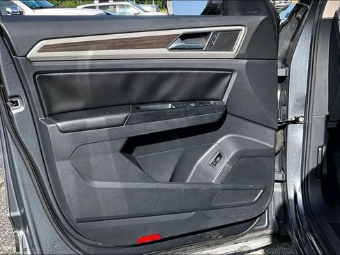 Used 2019 Volkswagen Atlas SE w/ Panoramic Sunroof Package FWD image 20