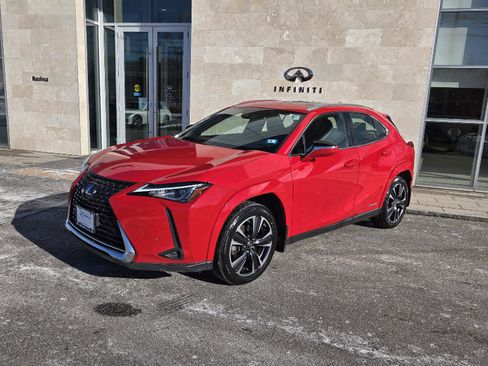 Used 2022 Lexus UX 250h w/ Premium Package image 2