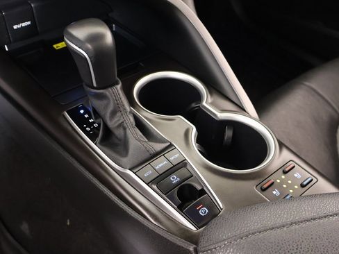 Used 2024 Toyota Camry XLE image 9