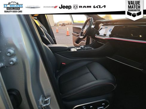 Used 2024 Jeep Wagoneer Launch Edition AWD/4WD image 16