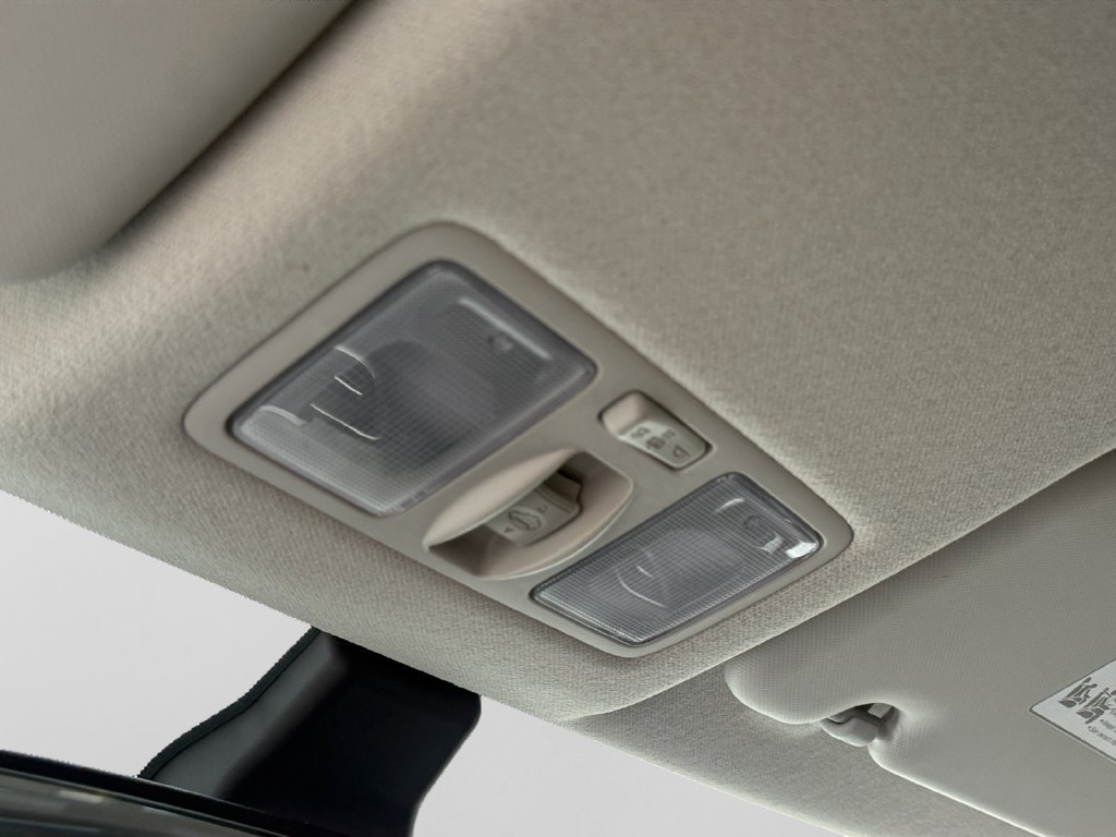 Used 2024 Hyundai Venue SEL FWD image 18