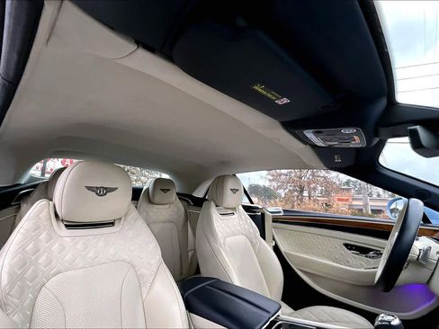 Used 2023 Bentley Continental GT Azure image 13