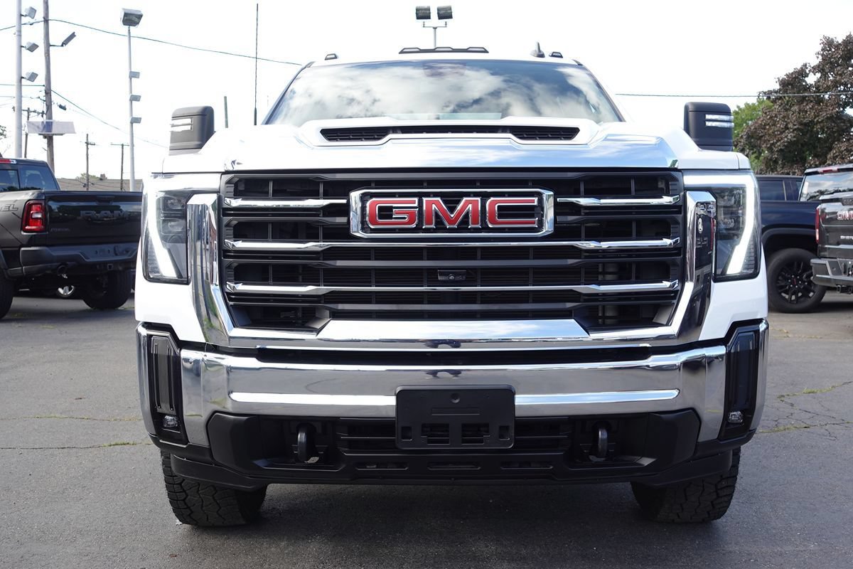 Used 2024 GMC Sierra 3500 SLE AWD/4WD image 5