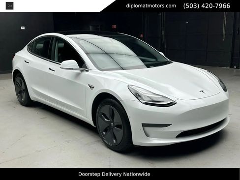 Used 2020 Tesla Model 3 Standard Range Plus RWD image 9