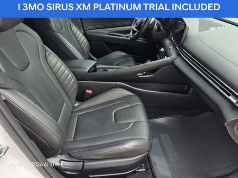 Used 2025 Hyundai Elantra Limited image 13