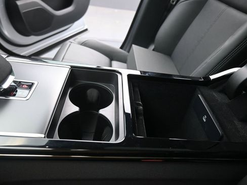 New 2025 Land Rover Range Rover Velar Dynamic SE image 23