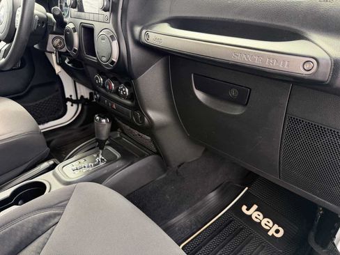 Used 2013 Jeep Wrangler Sport AWD/4WD image 16