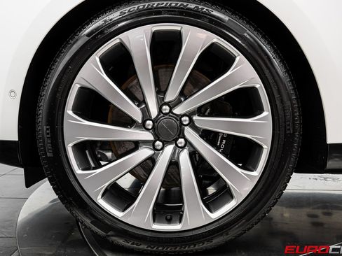 Used 2026 Land Rover Range Rover SV AWD/4WD image 21