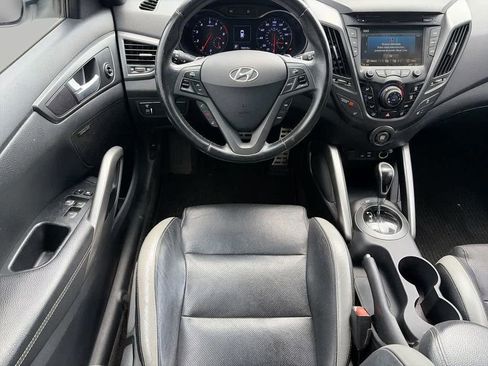 Used 2016 Hyundai Veloster Turbo FWD image 11