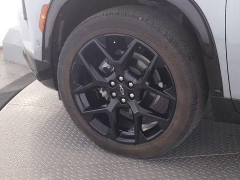 Used 2025 Chevrolet Traverse RS AWD/4WD image 13
