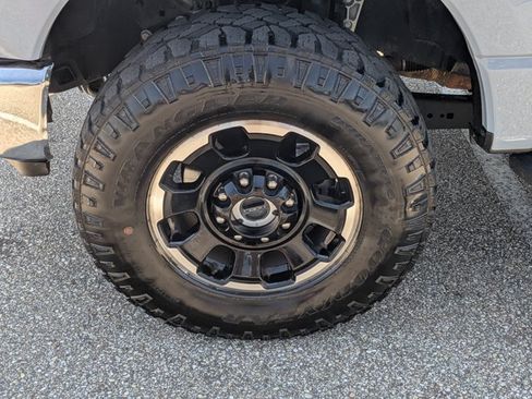Used 2025 Ford F250 Lariat w/ Tremor Off-Road Package AWD/4WD image 22