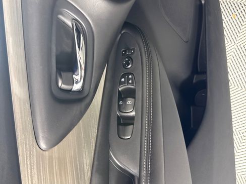 Used 2018 Nissan Murano SV image 10