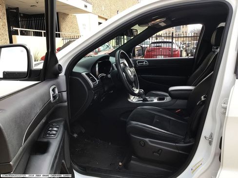 Used 2018 Jeep Grand Cherokee Altitude image 12