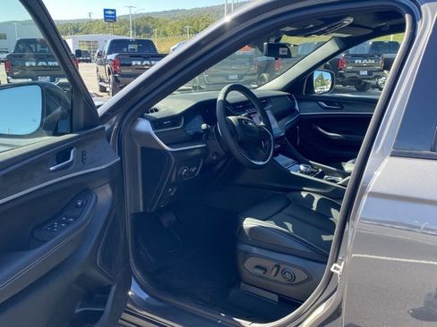 New 2025 Jeep Grand Cherokee L Limited w/ Luxury Tech Group II image 15