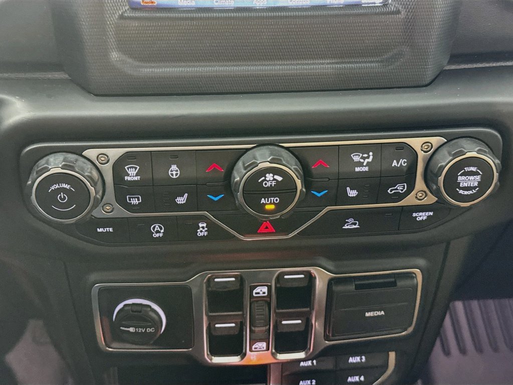 Used 2021 Jeep Wrangler Unlimited Sahara w/ Cold Weather Group AWD/4WD image 16