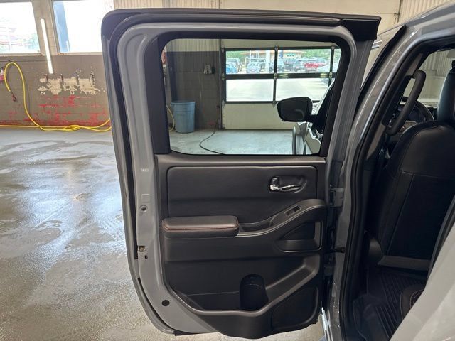 Certified 2025 Nissan Frontier PRO-4X w/ Pro Premium Package AWD/4WD image 11